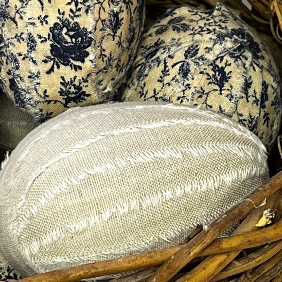 6 large primitive Easter eggs fabric blue floral tan farmhouse decor tier tray - Picture 7 of 10